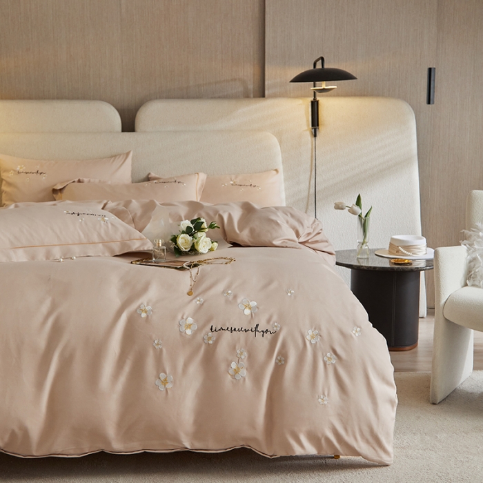 91家纺网 家纺一手货源 找家纺 凡客2021秋冬新款埃类棉刺绣磨毛四件套-樱语 樱语-浅咖