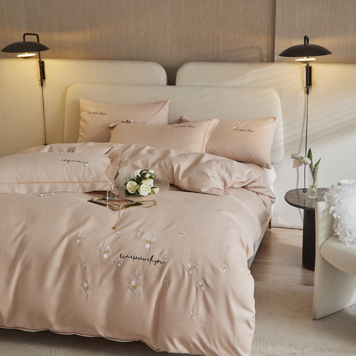 91家纺网 家纺一手货源 找家纺 凡客2021秋冬新款埃类棉刺绣磨毛四件套-樱语 樱语-浅咖