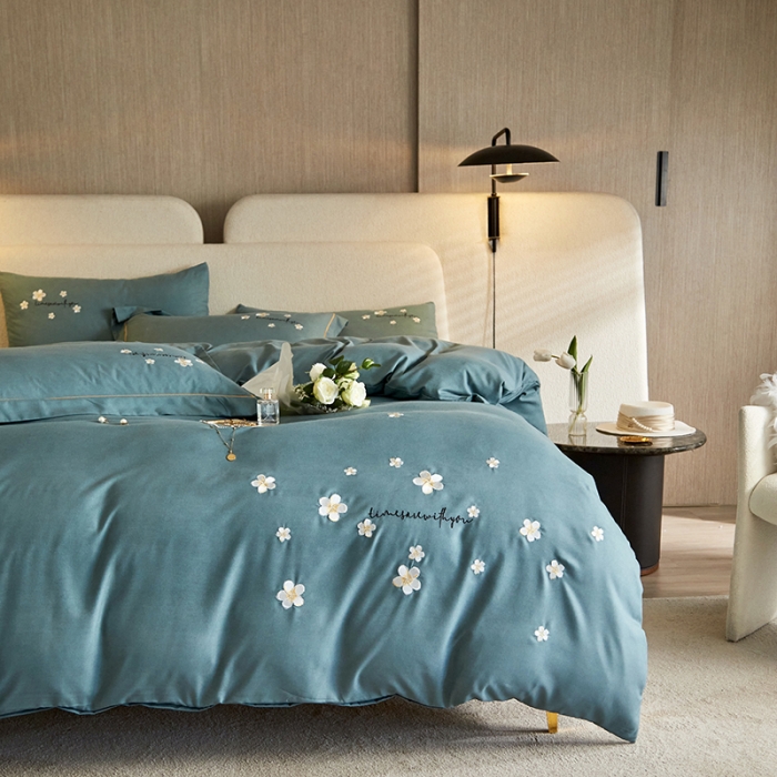 91家纺网 家纺一手货源 找家纺 凡客2021秋冬新款埃类棉刺绣磨毛四件套-樱语 樱语-水蓝