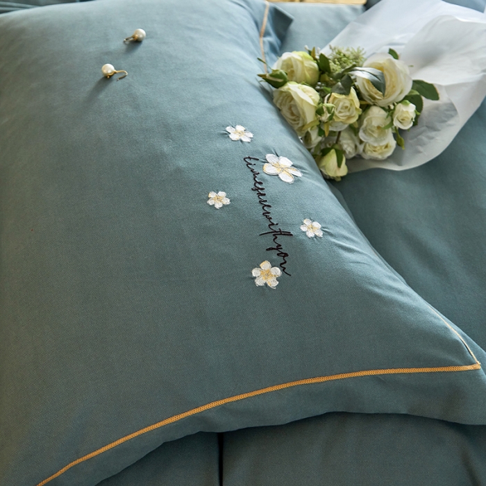 91家纺网 家纺一手货源 找家纺 凡客2021秋冬新款埃类棉刺绣磨毛四件套-樱语 樱语-水蓝