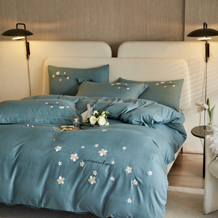 91家纺网 家纺一手货源 找家纺 凡客2021秋冬新款埃类棉刺绣磨毛四件套-樱语 樱语-水蓝