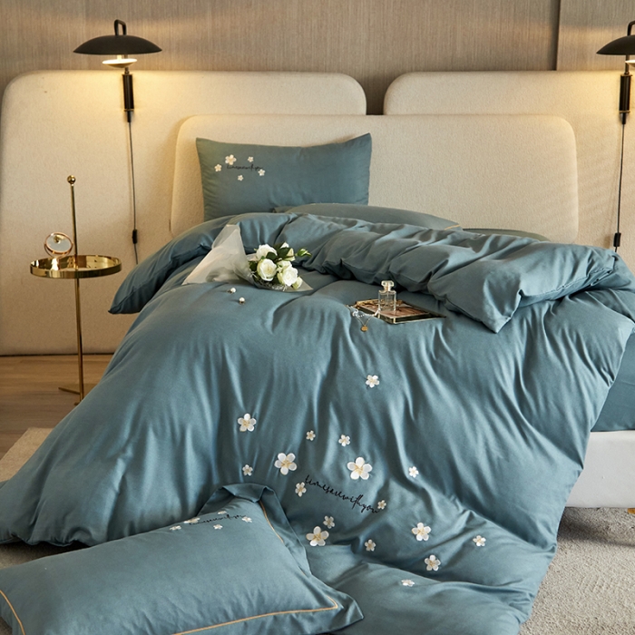 91家纺网 家纺一手货源 找家纺 凡客2021秋冬新款埃类棉刺绣磨毛四件套-樱语 樱语-水蓝