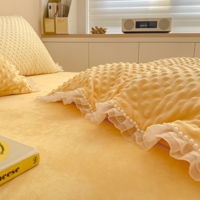 91家纺网 家纺一手货源 找家纺 玛奇朵 2021新款豆豆绒珍珠款四件套-梦露系列 梦露-亮丽黄