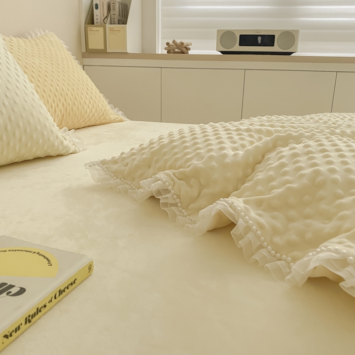 91家纺网 家纺一手货源 找家纺 玛奇朵 2021新款豆豆绒珍珠款四件套-梦露系列 梦露-象牙白