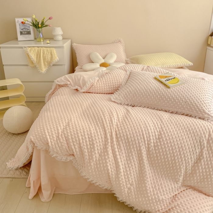 91家纺网 家纺一手货源 找家纺 玛奇朵2021新款豆豆绒珍珠款四件套-梦露系列 梦露-婴儿粉