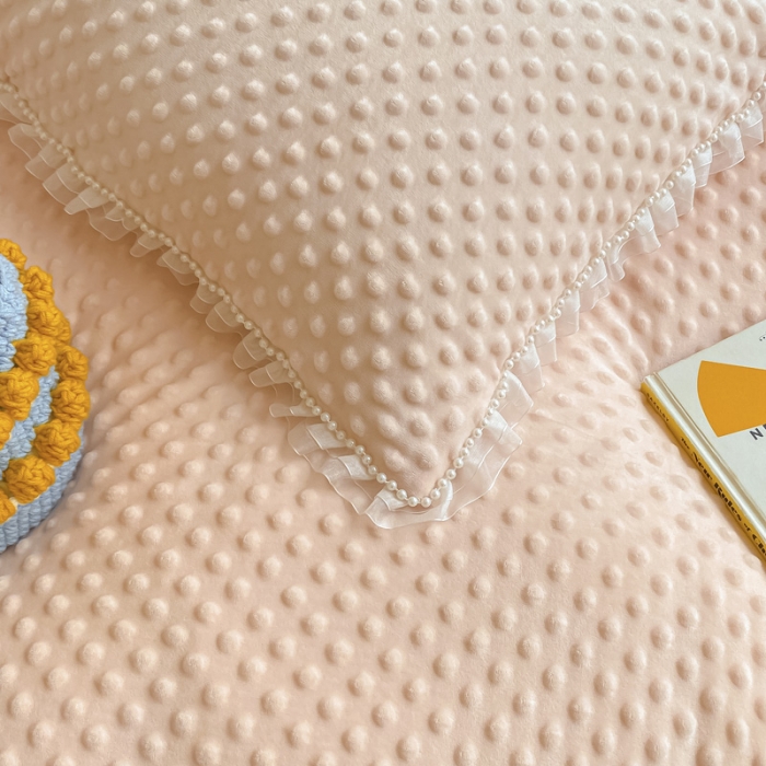 91家纺网 家纺一手货源 找家纺 玛奇朵2021新款豆豆绒珍珠款四件套-梦露系列 梦露-婴儿粉