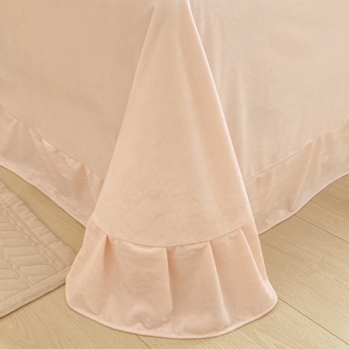 91家纺网 家纺一手货源 找家纺 玛奇朵2021新款豆豆绒珍珠款四件套-梦露系列 梦露-婴儿粉