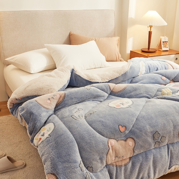 91家纺网 家纺一手货源 找家纺 佰亿莱 2024新款双面绒A版雪花绒B版羊羔绒冬被 泰迪熊