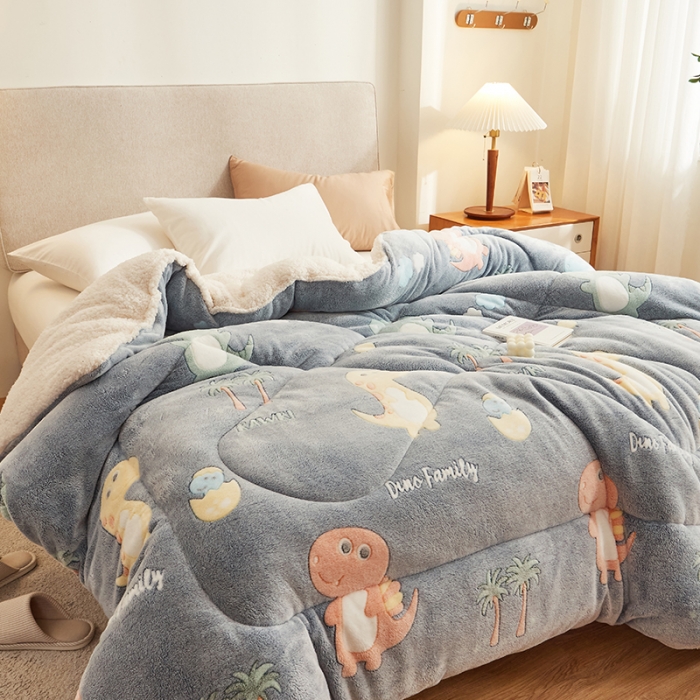 91家纺网 家纺一手货源 找家纺 佰亿莱 2024新款双面绒A版雪花绒B版羊羔绒冬被 小怪兽