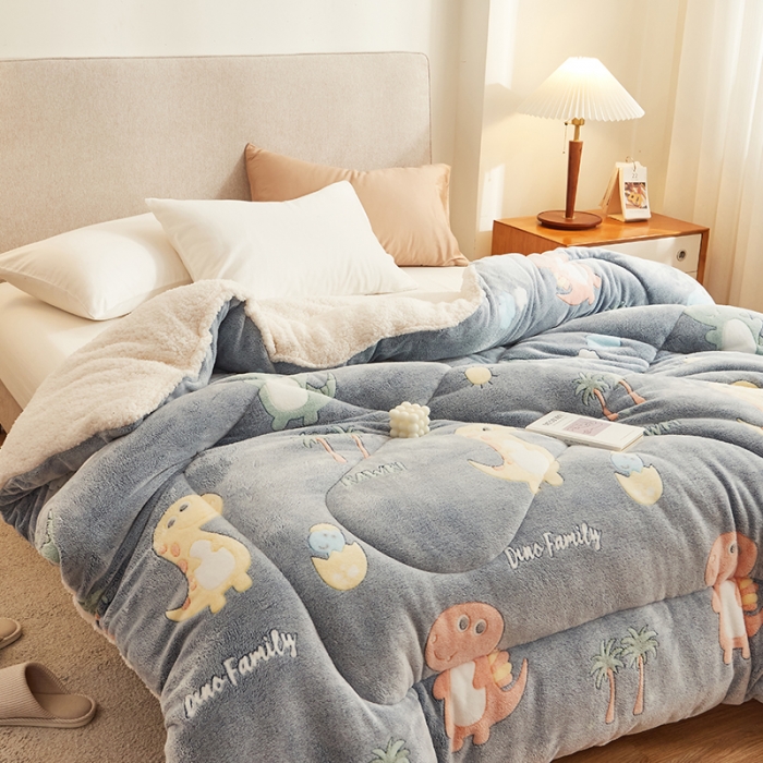 91家纺网 家纺一手货源 找家纺 佰亿莱 2024新款双面绒A版雪花绒B版羊羔绒冬被 小怪兽
