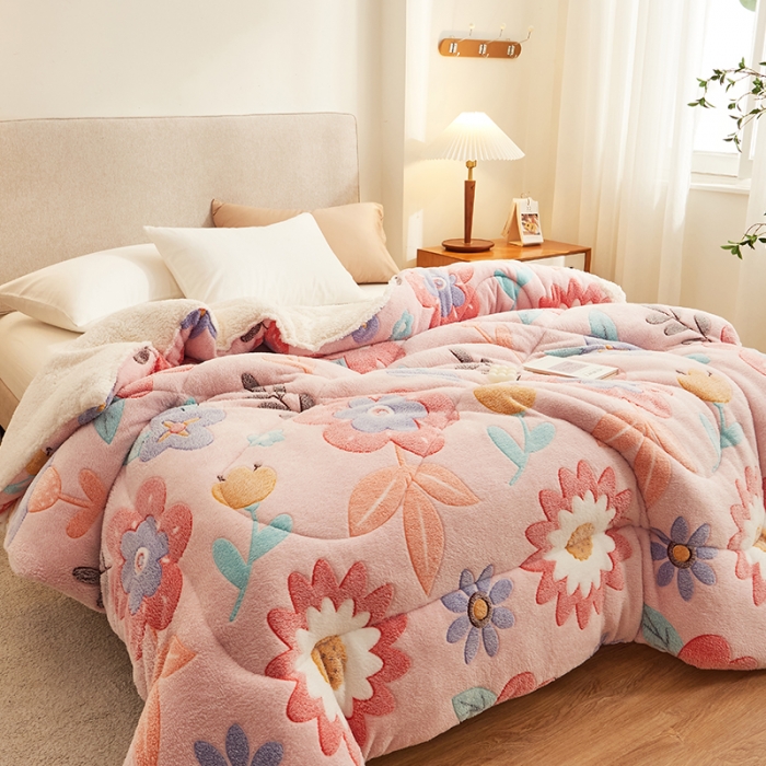 91家纺网 家纺一手货源 找家纺 佰亿莱 2024新款双面绒A版雪花绒B版羊羔绒冬被 雪绒花