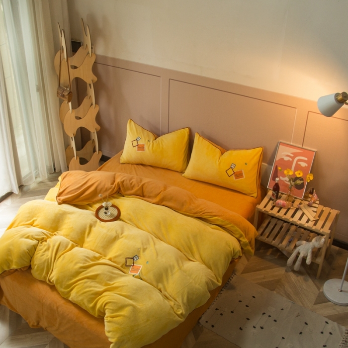 91家纺网 家纺一手货源 找家纺 凡客家居 2021秋冬新款工艺款牛奶绒四件套 方格