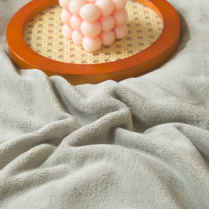 91家纺网 家纺一手货源 找家纺 凡客家居 2021秋冬新款工艺款牛奶绒四件套 格调-灰