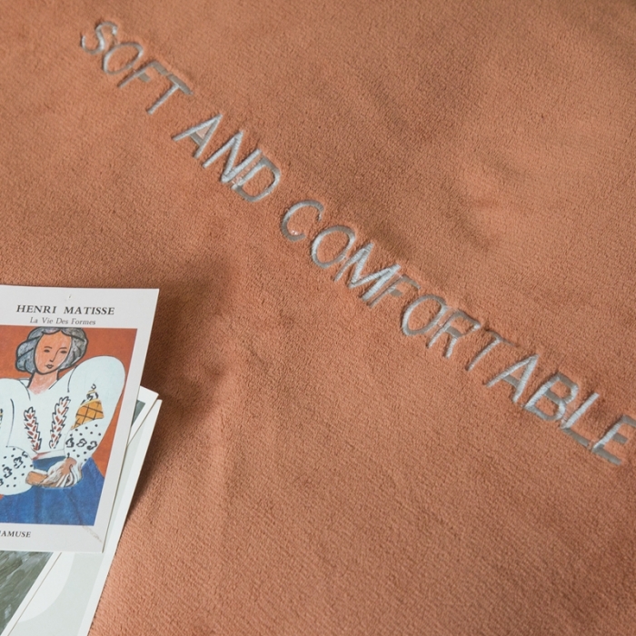 91家纺网 家纺一手货源 找家纺 凡客家居 2021秋冬新款工艺款牛奶绒四件套 格调-咖