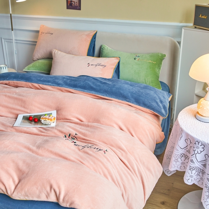 91家纺网 家纺一手货源 找家纺 凡客家居 2021秋冬新款工艺款牛奶绒四件套 花开结果