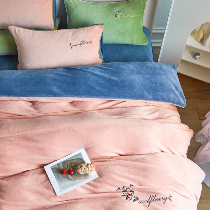 91家纺网 家纺一手货源 找家纺 凡客家居 2021秋冬新款工艺款牛奶绒四件套 花开结果