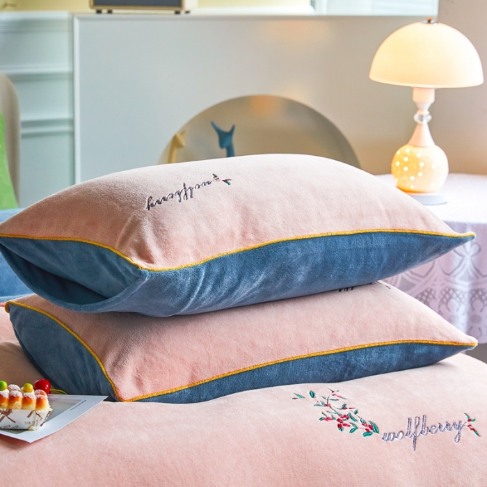 91家纺网 家纺一手货源 找家纺 凡客家居 2021秋冬新款工艺款牛奶绒四件套 花开结果