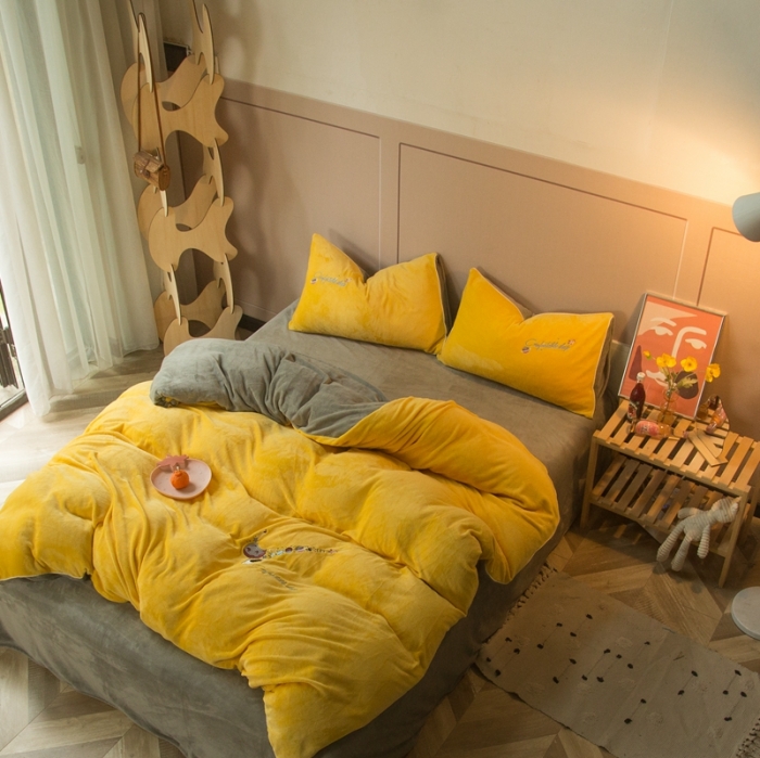 91家纺网 家纺一手货源 找家纺 凡客家居 2021秋冬新款工艺款牛奶绒四件套 外星人-黄