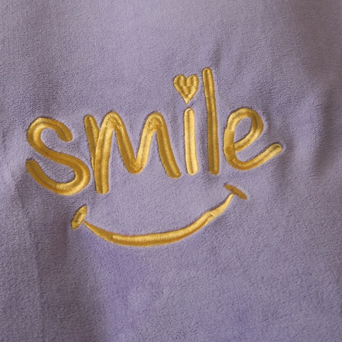 91家纺网 家纺一手货源 找家纺 凡客家居 2021秋冬新款工艺款牛奶绒四件套 微微一笑-紫