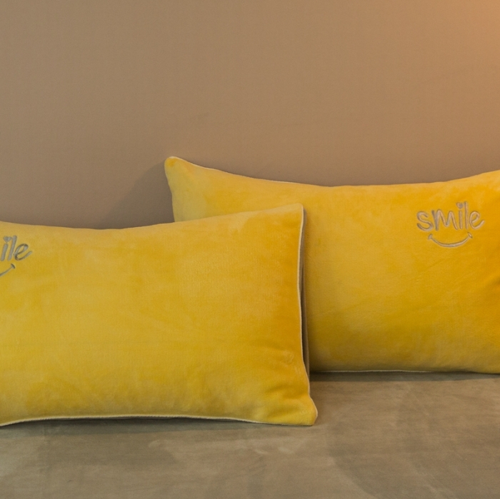 91家纺网 家纺一手货源 找家纺 凡客家居 2021秋冬新款工艺款牛奶绒四件套 微微一笑-黄