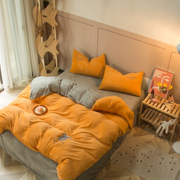 91家纺网 家纺一手货源 找家纺 凡客家居 2021秋冬新款工艺款牛奶绒四件套 熊宝宝