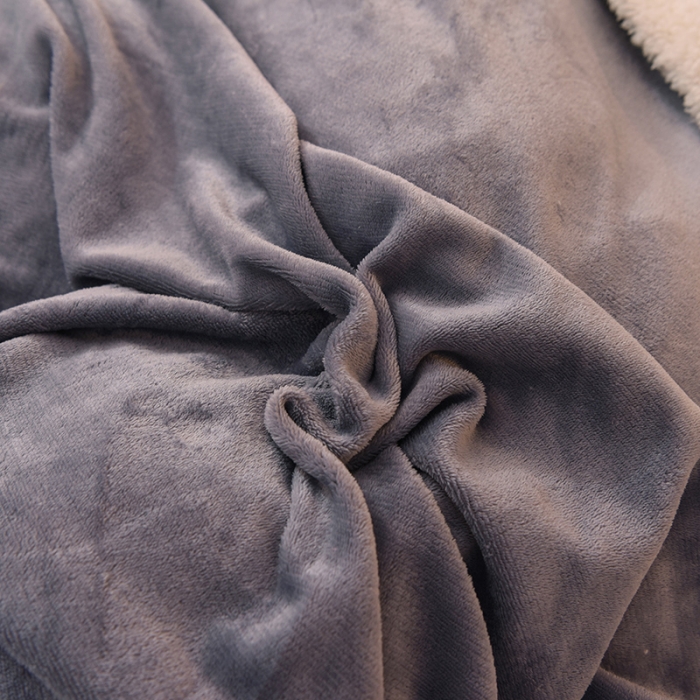 91家纺网 家纺一手货源 找家纺 艾米 2021新款牛奶绒羊羔绒双拼四件套 灰色