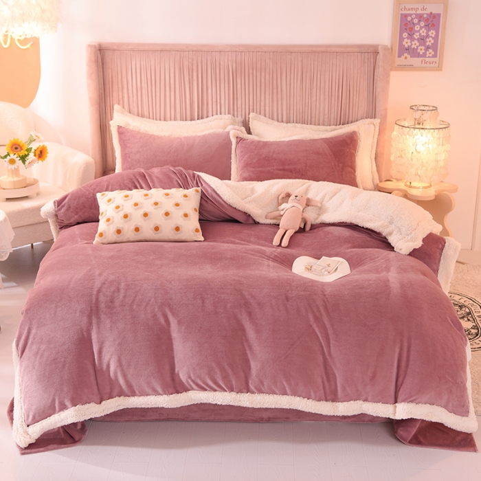 91家纺网 家纺一手货源 找家纺 艾米 2021新款牛奶绒羊羔绒双拼四件套 梅紫色