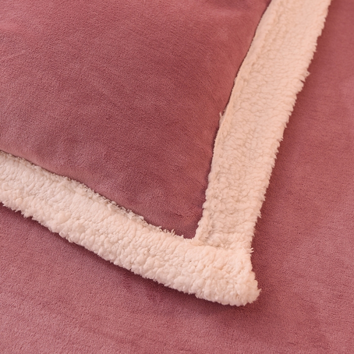 91家纺网 家纺一手货源 找家纺 艾米 2021新款牛奶绒羊羔绒双拼四件套 梅紫色