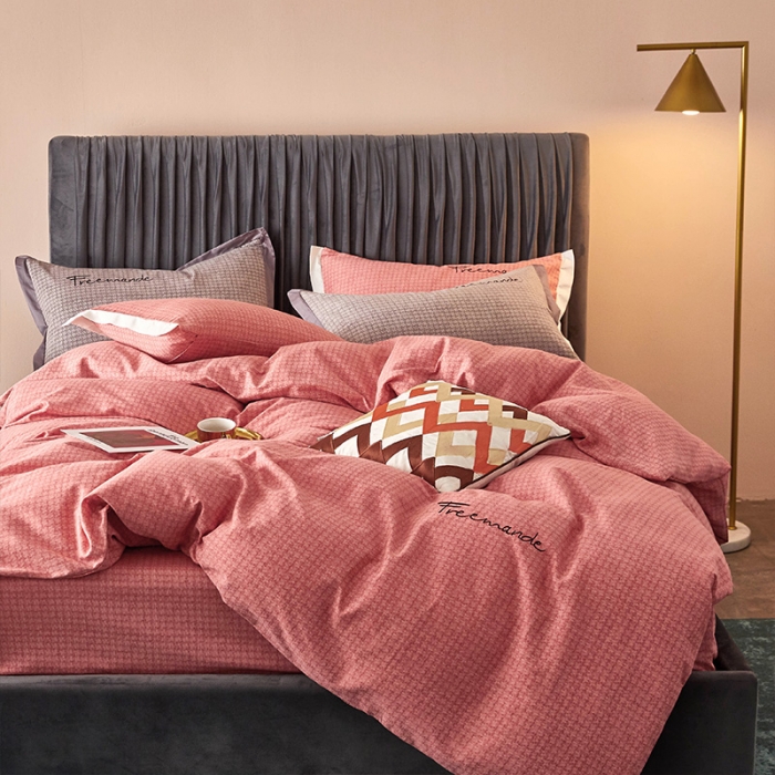 91家纺网 家纺一手货源 找家纺 凡客2021秋冬新款全棉磨毛刺绣四件套-潘多拉潘多拉（豆沙）