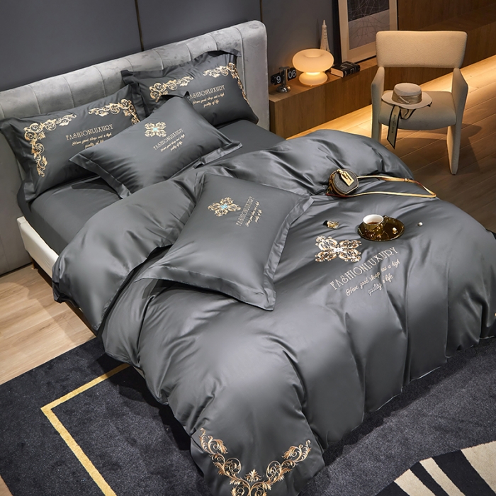 91家纺网 家纺一手货源 找家纺 凡客2022春夏新款浪漫时节60S贡缎长绒棉绣花四件套 浪漫时节（深灰）