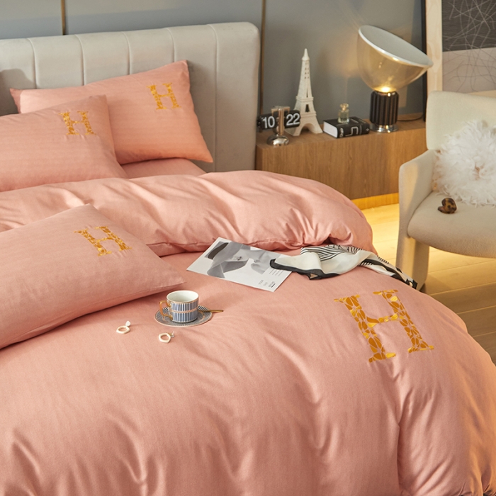 91家纺网 家纺一手货源 找家纺 凡客2021秋冬新款雅棉刺绣四件套-索菲亚 索菲亚-粉