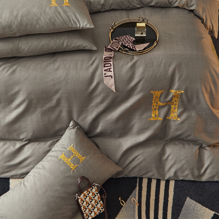 91家纺网 家纺一手货源 找家纺 凡客2021秋冬新款雅棉刺绣四件套-索菲亚 索菲亚-灰