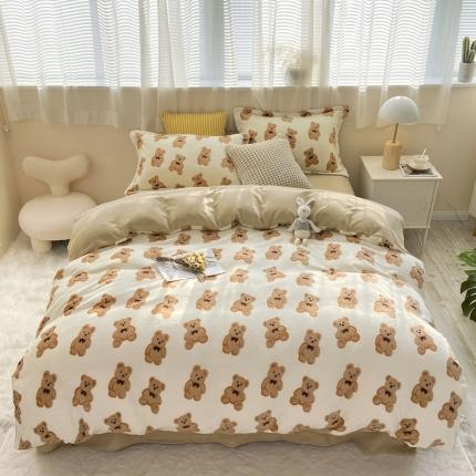 91家纺网 家纺一手货源 找家纺 源启生活 2021新高克重牛奶绒印花四件套婴儿绒 领结熊白