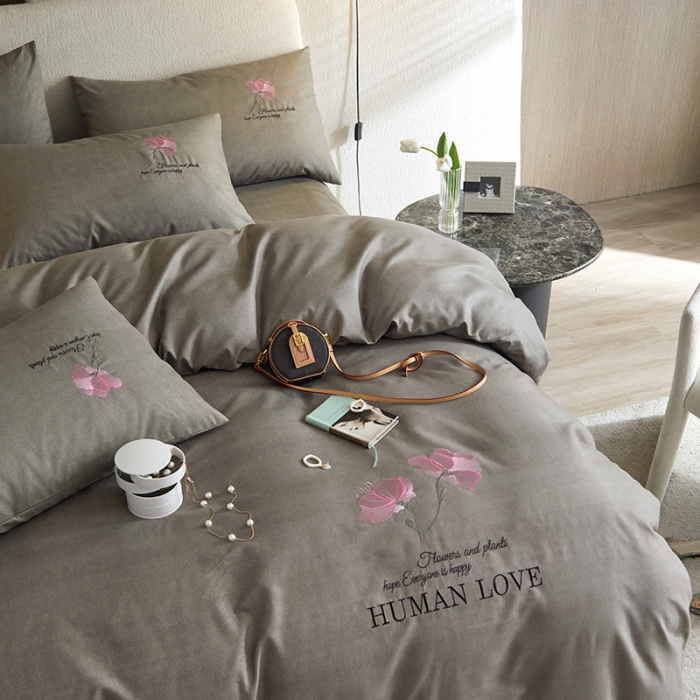 91家纺网 家纺一手货源 找家纺 凡客 2021秋冬新款雅棉刺绣四件套-花颜 花颜-灰