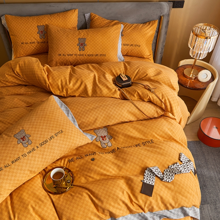 91家纺网 家纺一手货源 找家纺 凡客 2021秋冬新款埃类棉刺绣磨毛四件套-熊 轻奢熊-落日橙