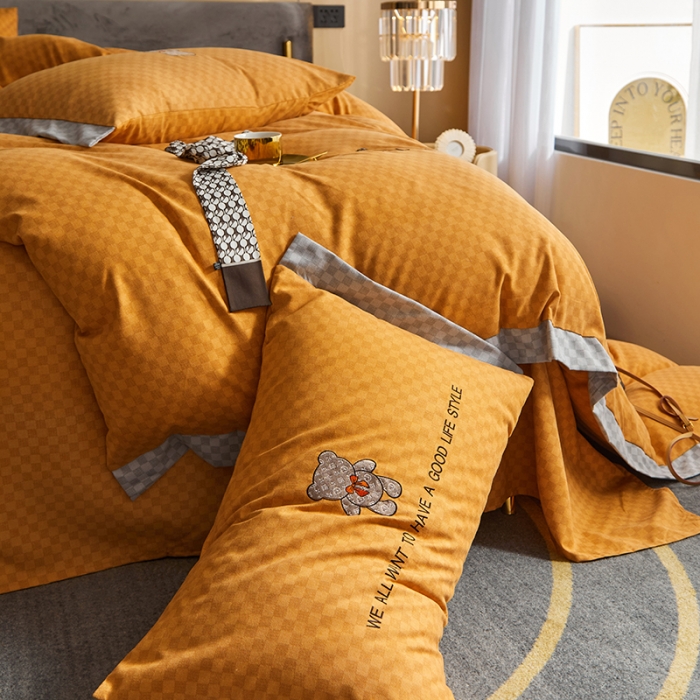 91家纺网 家纺一手货源 找家纺 凡客 2021秋冬新款埃类棉刺绣磨毛四件套-熊 轻奢熊-落日橙