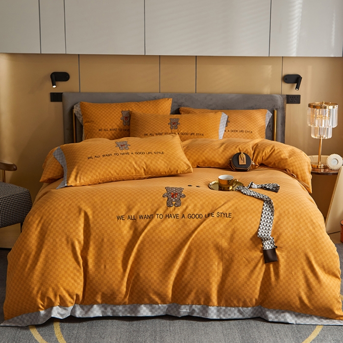 91家纺网 家纺一手货源 找家纺 凡客 2021秋冬新款埃类棉刺绣磨毛四件套-熊 轻奢熊-落日橙