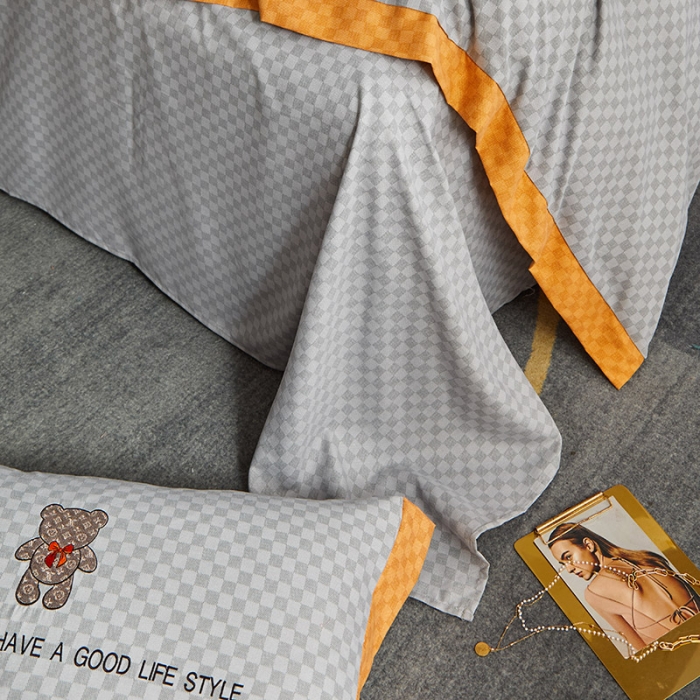 91家纺网 家纺一手货源 找家纺 凡客 2021秋冬新款埃类棉刺绣磨毛四件套-熊 轻奢熊-绅士灰