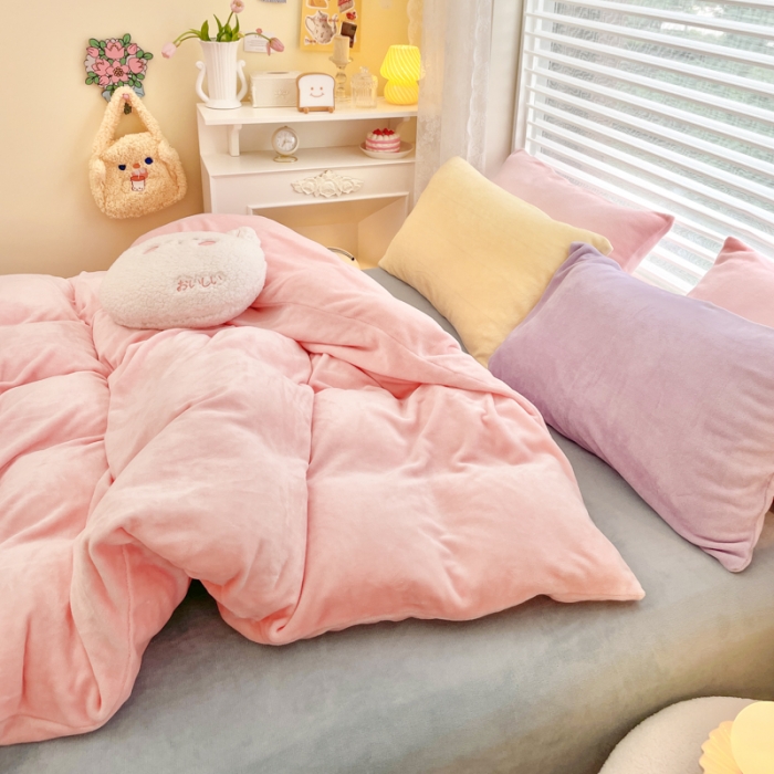 91家纺网 家纺一手货源 找家纺 （总）慕尚 2022新款纯色搭色奶油席牛奶绒四件套