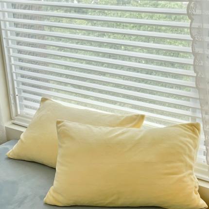 91家纺网 家纺一手货源 找家纺 （总）慕尚2022新款纯色搭色奶油席牛奶绒枕套48*74cm