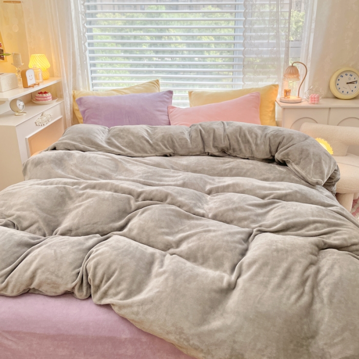 91家纺网 家纺一手货源 找家纺 慕尚 2022新款纯色搭色奶油席牛奶绒四件套 少女-灰