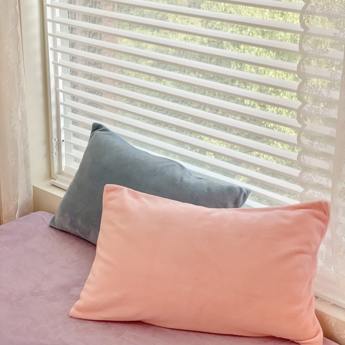 91家纺网 家纺一手货源 找家纺 慕尚2022新款纯色搭色奶油席牛奶绒枕套48*74cm粉+蓝
