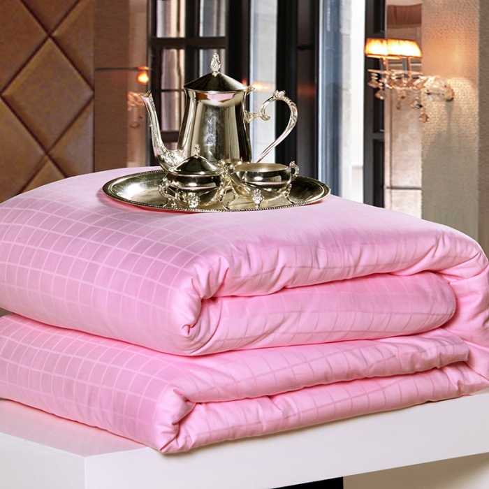91家纺网 家纺一手货源 找家纺 香夫 2021新款40S贡缎一线格纯蚕丝被 一线格-粉色