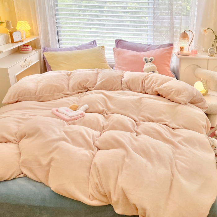 91家纺网 家纺一手货源 找家纺 慕尚 2022新款纯色搭色奶油席牛奶绒四件套 少女-奶茶