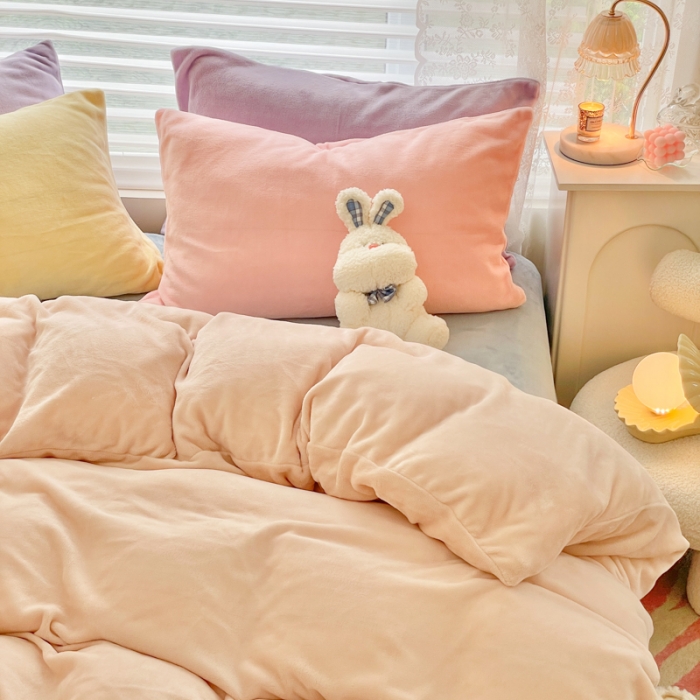 91家纺网 家纺一手货源 找家纺 慕尚 2022新款纯色搭色奶油席牛奶绒四件套 少女-奶茶