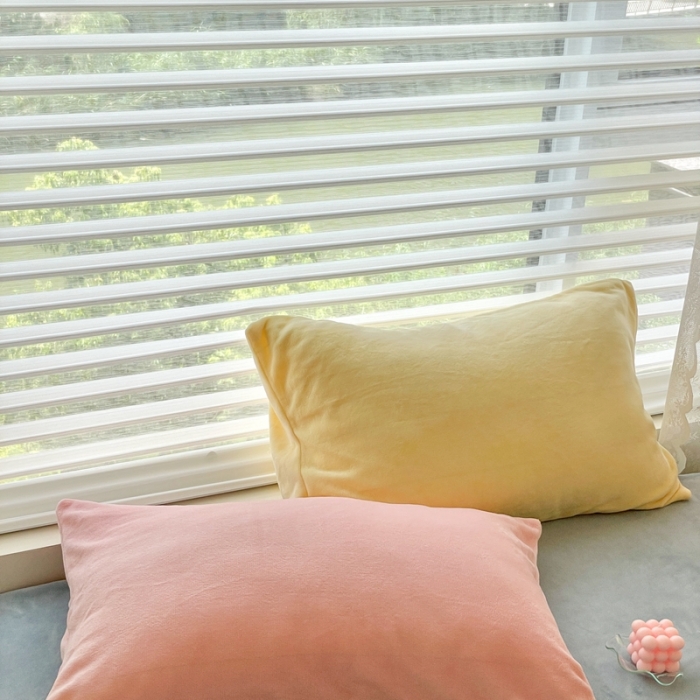 91家纺网 家纺一手货源 找家纺 慕尚2025纯色搭色奶油席牛奶绒枕套48*74cm 黄色+玉