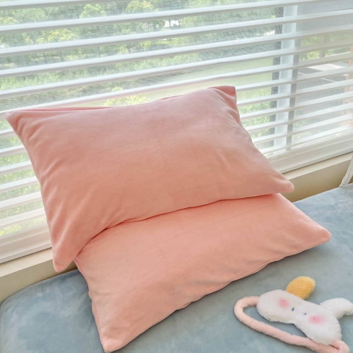 91家纺网 家纺一手货源 找家纺 慕尚2022新款纯色搭色奶油席牛奶绒枕套48*74cm 浅玉