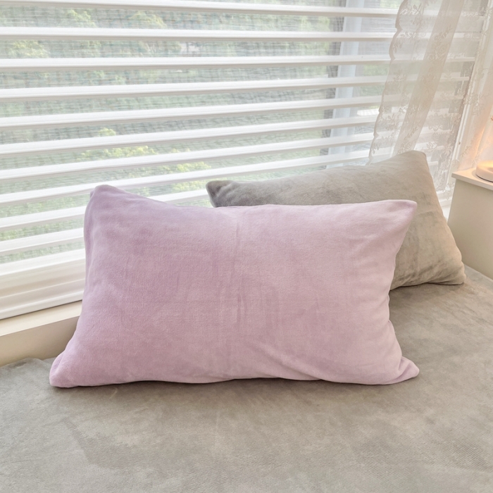 91家纺网 家纺一手货源 找家纺 慕尚2022新款纯色搭色奶油席牛奶绒枕套48*74cm紫+灰