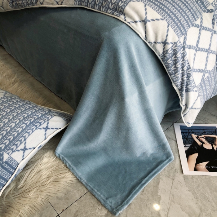 91家纺网 家纺一手货源 找家纺 慕尚 2022新款雕花绒立体牛奶绒轻奢系列四件套 华夫蓝