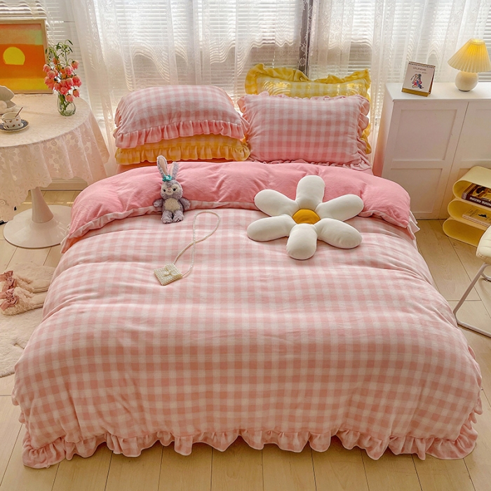 91家纺网 家纺一手货源 找家纺 （总）慕尚 2022新款花边奶油格子牛奶绒四件套